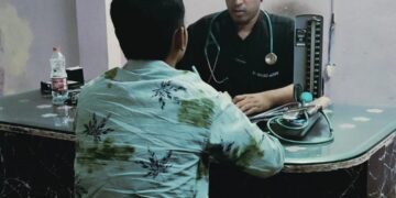 2 Bje raat ku jhad pe koun chadta neend ni aari to ??🥳🤡  #trending #viral #doctor #comedy #funny